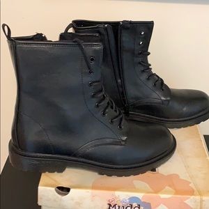 Black boots with lace and zipper